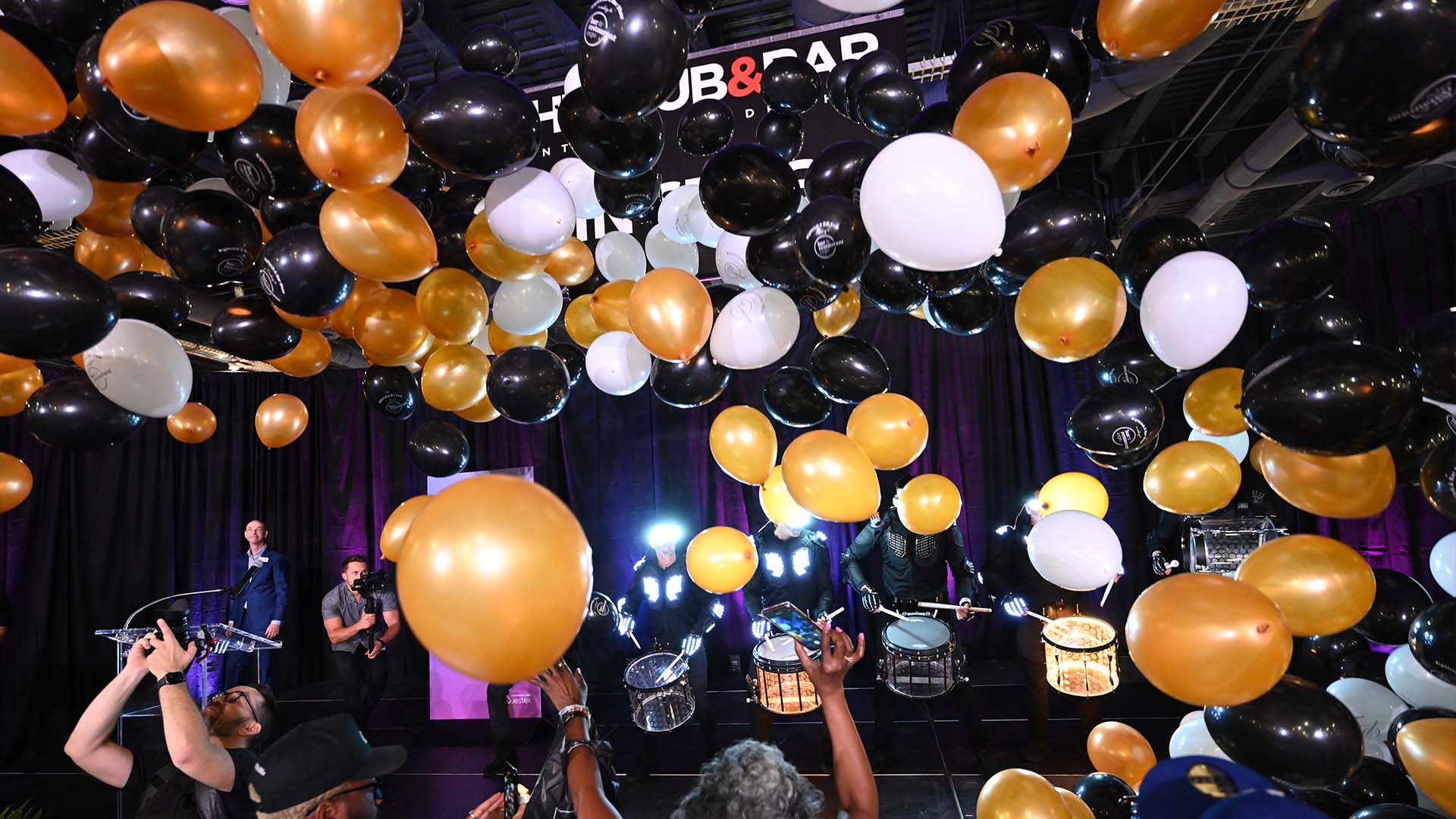 bre2022-what-s-happening-on-day-1-bar-restaurant